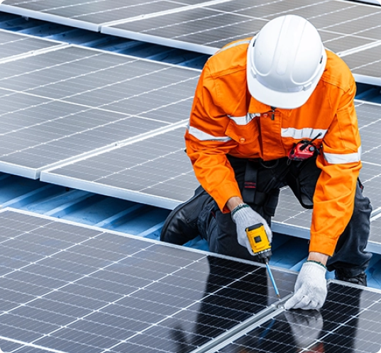 HVHZ-rated solar racking on a Miami-Dade commercial building